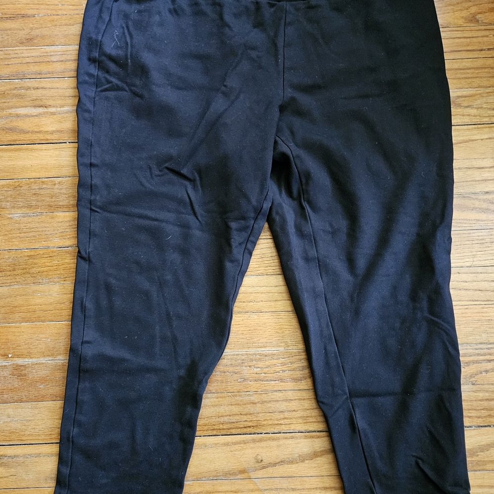 Classic Anne Klein black pull-on crop pants in plus size 3X